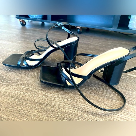 SHEIN Shoes - Shein Black Multi Strap Chunky Heels. Size- CN 39/US 8. Color- Black. NWT